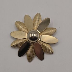 VTG Sarah Coventry Signed Daisy Flower Brooch Pin Gold Tone 2″